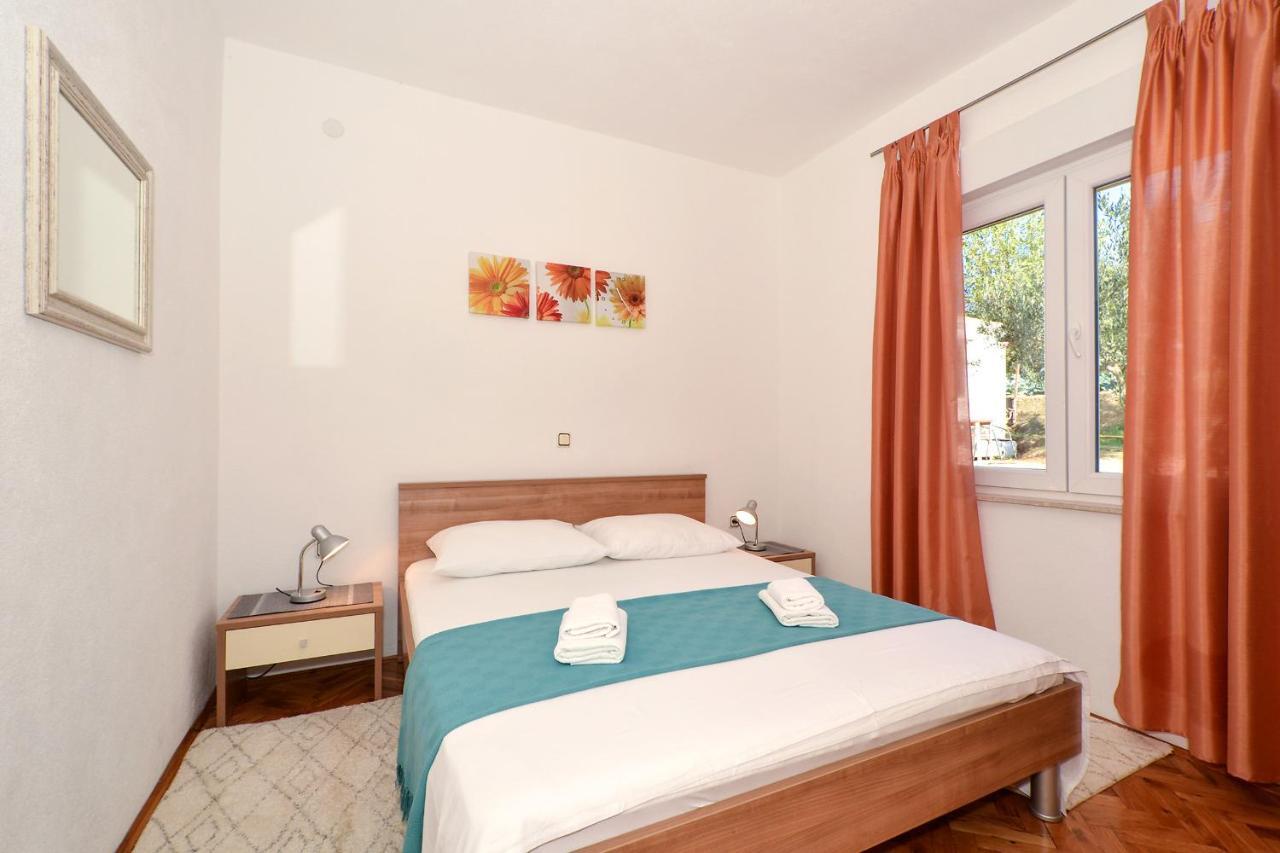 Apartment Una Seget Vranjica Bagian luar foto