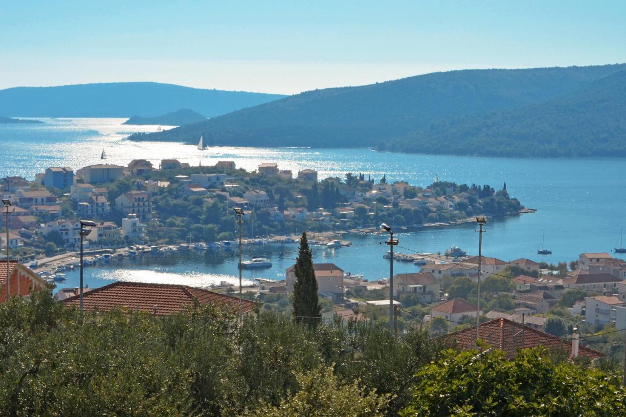 Apartment Una Seget Vranjica Bagian luar foto