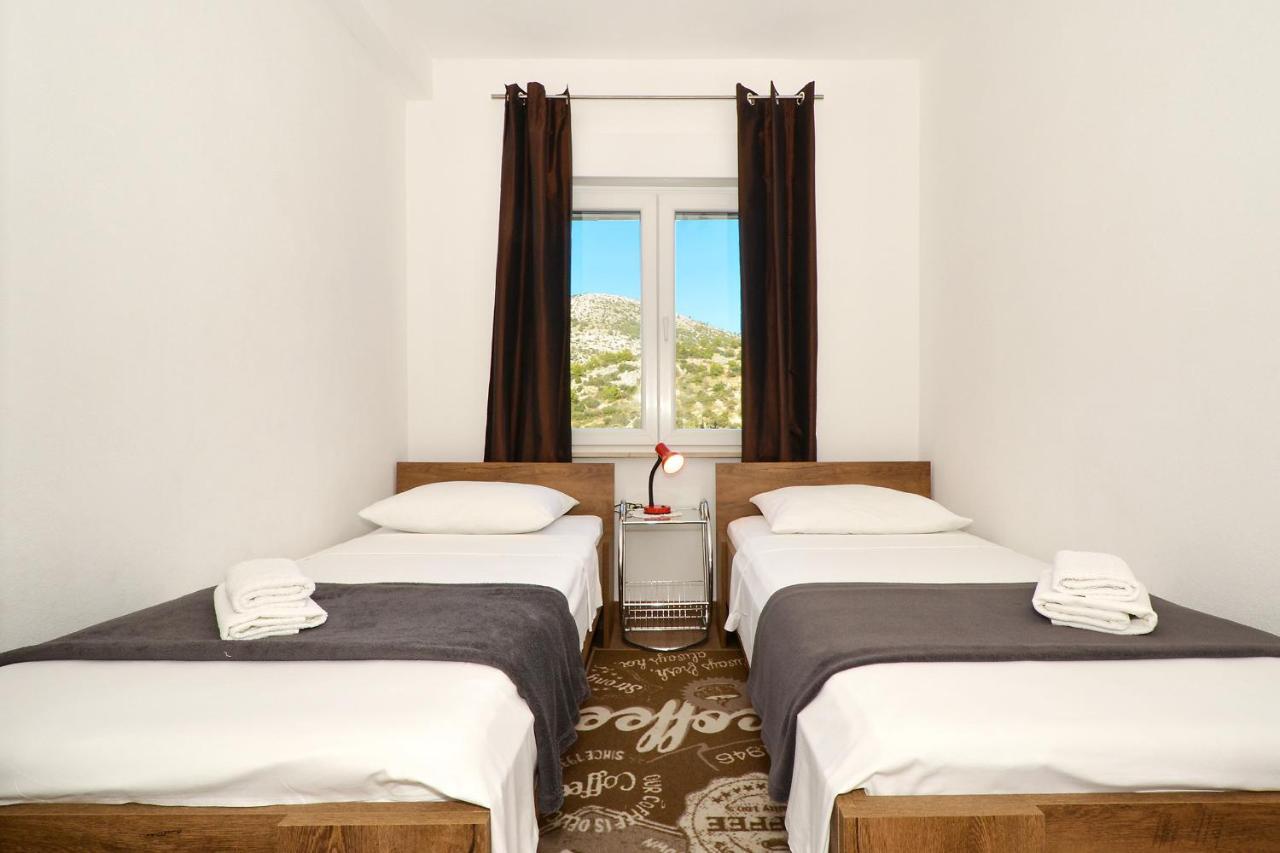 Apartment Una Seget Vranjica Bagian luar foto