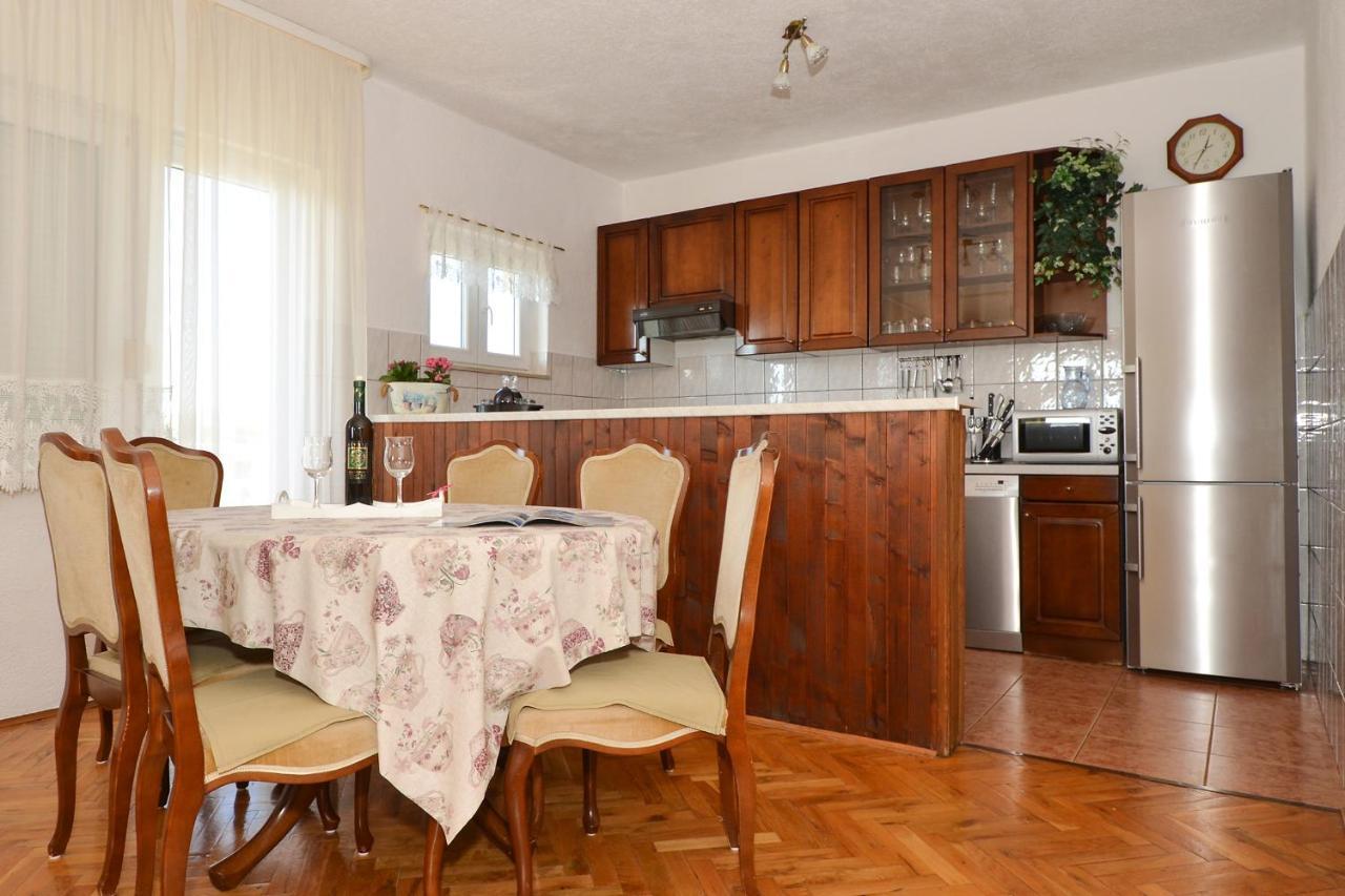 Apartment Una Seget Vranjica Bagian luar foto