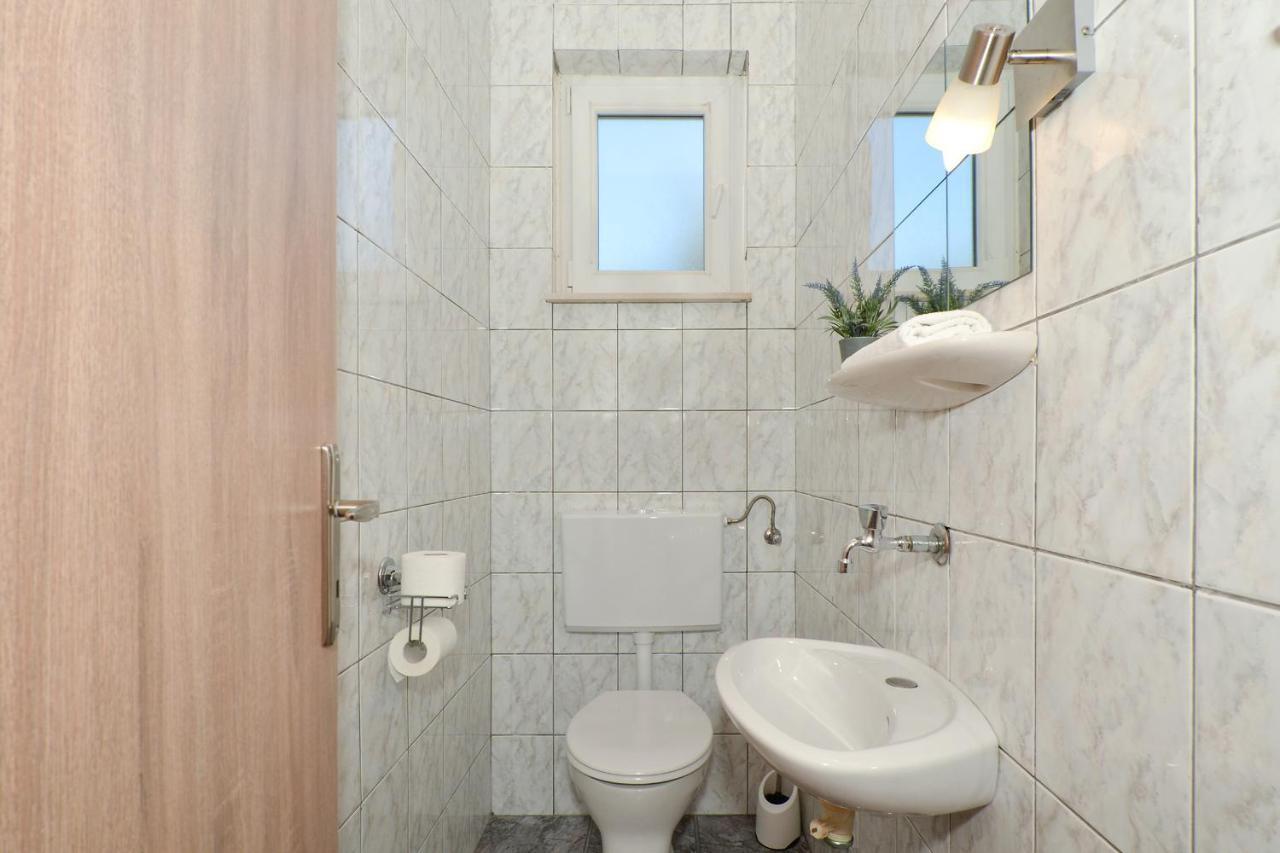Apartment Una Seget Vranjica Bagian luar foto