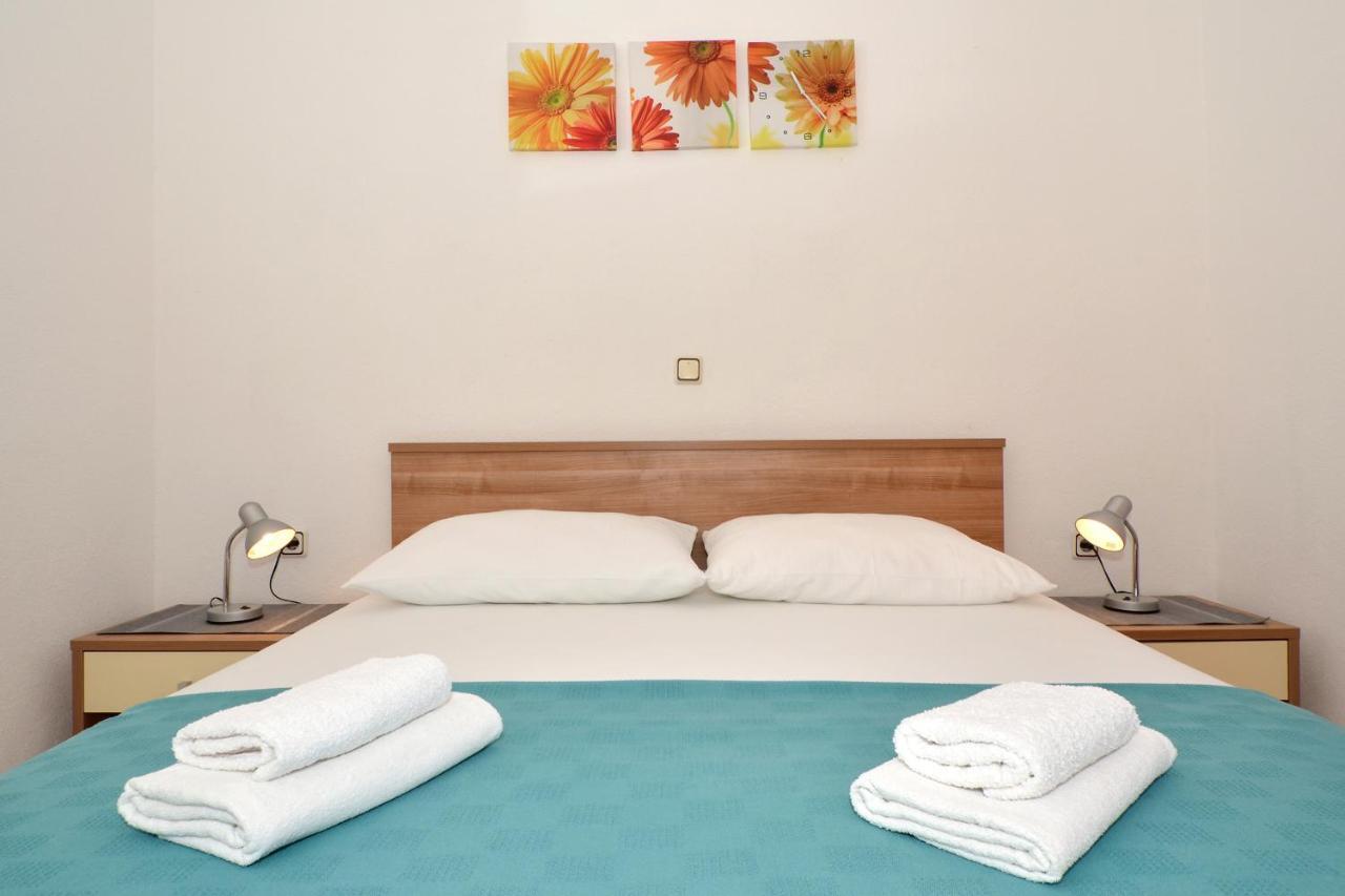 Apartment Una Seget Vranjica Bagian luar foto