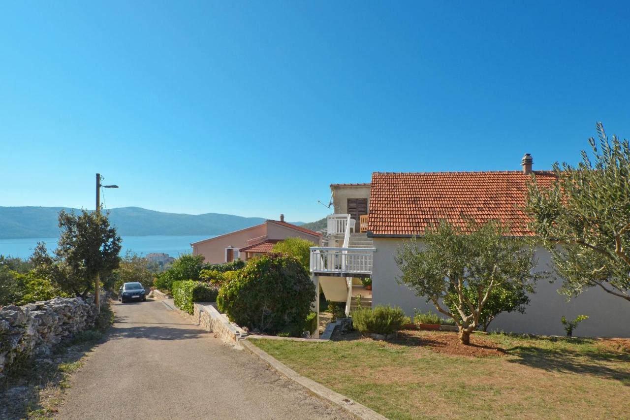 Apartment Una Seget Vranjica Bagian luar foto