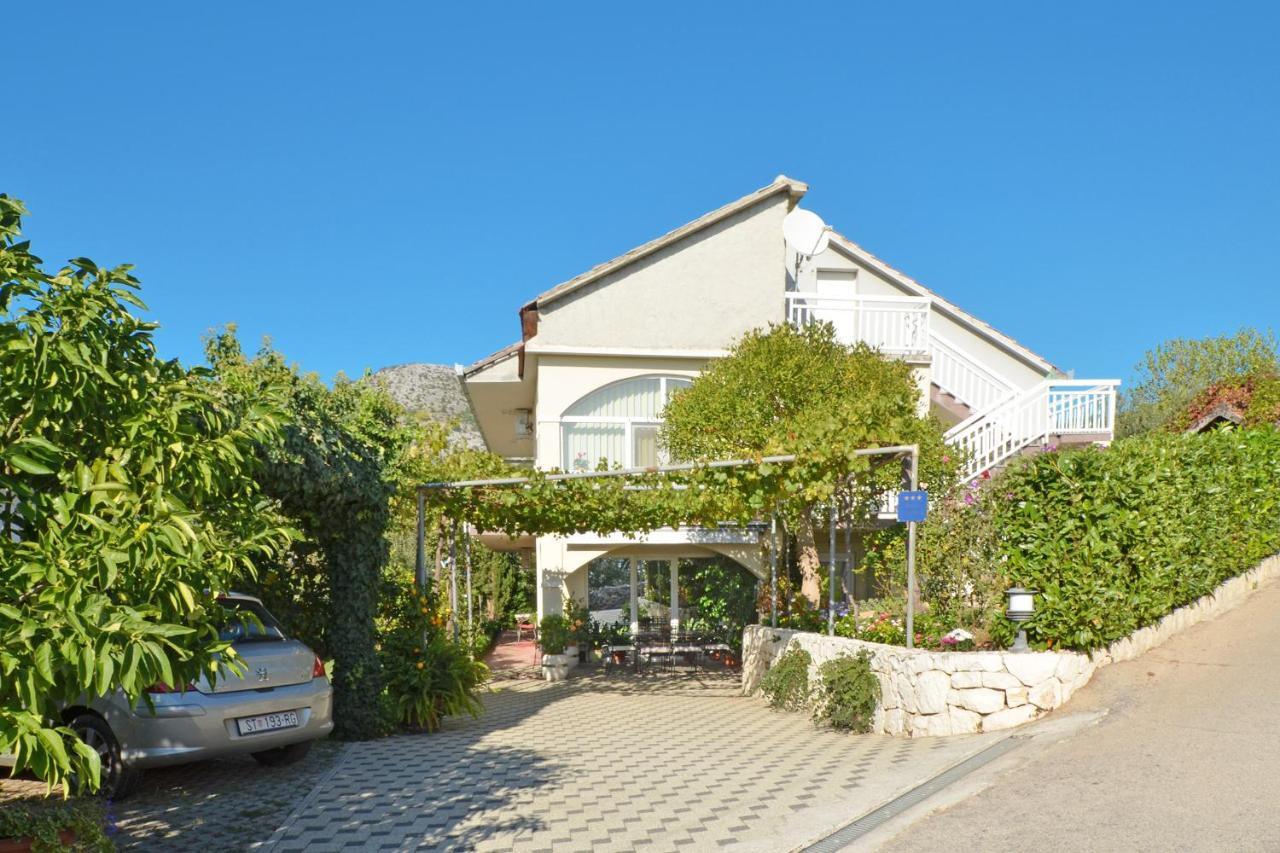 Apartment Una Seget Vranjica Bagian luar foto