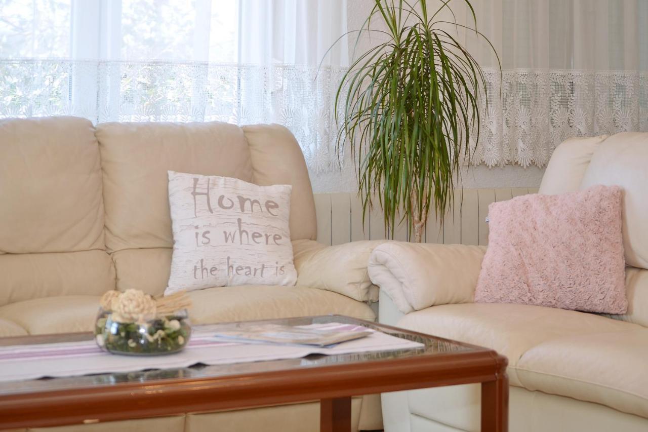 Apartment Una Seget Vranjica Bagian luar foto